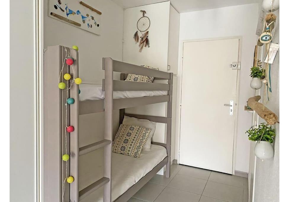Joli Studio A 6 Min A Pied De La Plage Lägenhet Sanary-sur-Mer Exteriör bild