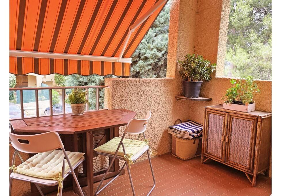 Joli Studio A 6 Min A Pied De La Plage Lägenhet Sanary-sur-Mer Exteriör bild